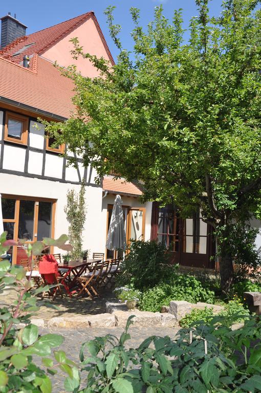 Gastezimmer Am Hof Frankfurt am Main Exterior photo